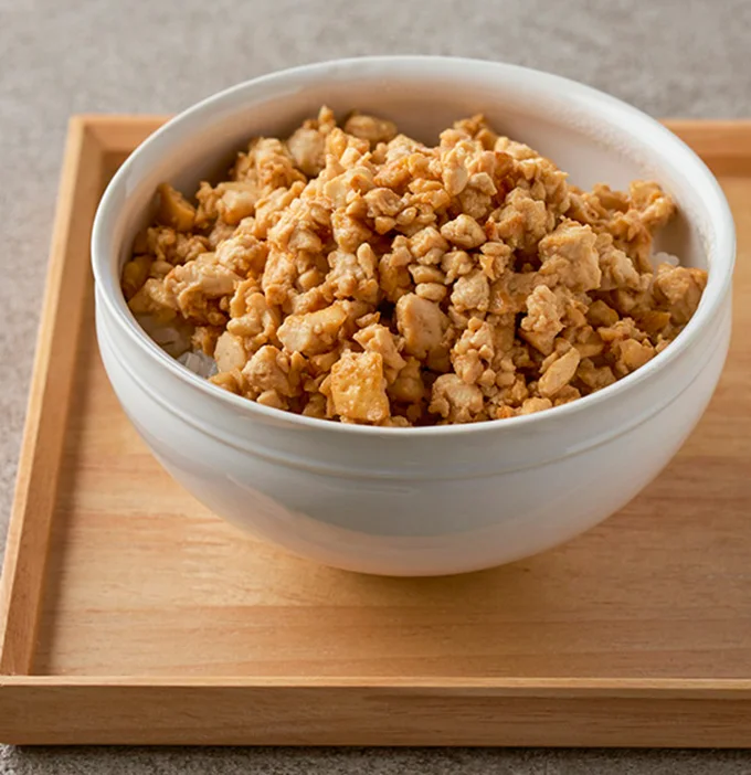 「そぼろ豆腐丼」