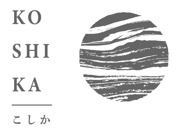 空大地地層など自然の重なりをイメージし、モチーフとして霧島連山を配したロゴ