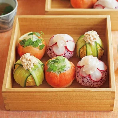 すし飯さえ作ればあとは簡単！見た目もかわいいラップでできる寿司