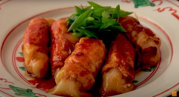 余った餅でぜひ試してほしい！照り焼き味の肉を餅が優しく包み込む、きじま流「餅の肉巻き」