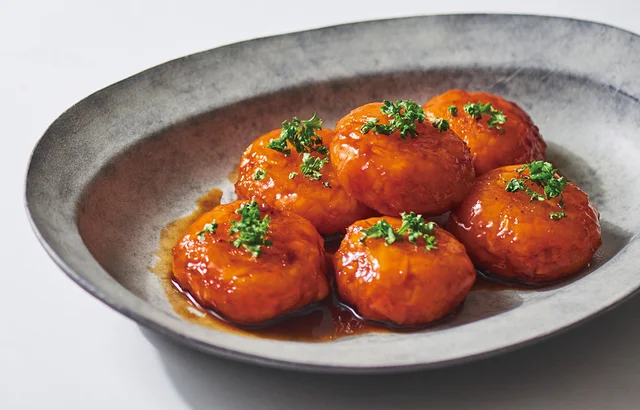 マッシュしたにんじんを甘辛いたれにジュワッと絡めて『にんじんもち』／野菜のレシピ事典（1）
