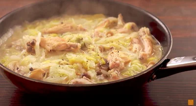「とろとろ白菜と鶏手羽中のスープ煮」▶︎きじま流の白菜の切り方をチェック！