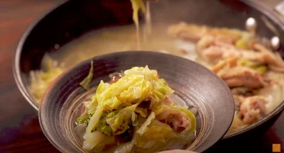 「とろとろ白菜と鶏手羽中のスープ煮」の完成