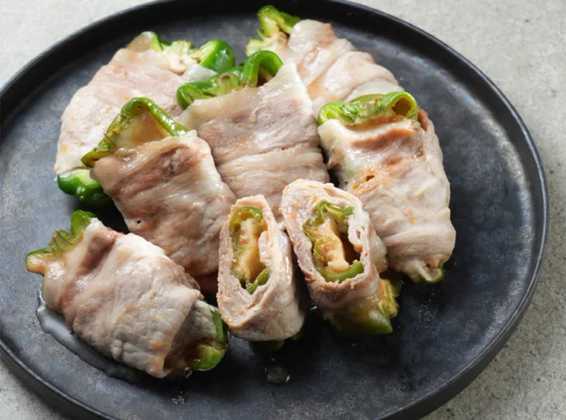 【アスリートめし】ピーマンが主役！ ヘルシーおかず「肉巻きピーマン」