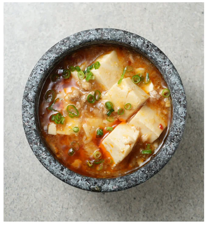 さいの目にした豆腐を入れ、ふんわりとラップ