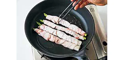 フライパンに油大1（分量外）を熱し、1を焼き色がつくまで焼く