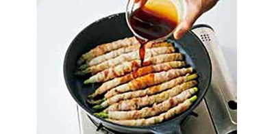 混ぜたAを全体に回しかけ、軽く煮詰める