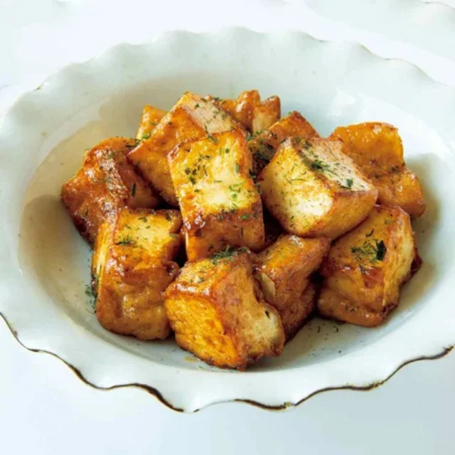 お好み焼きソースの意外な使い道！切って炒めるだけのボリュームおかず