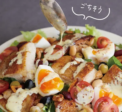 こんがり、ジューシーなチキンと甘酸っぱいソースが好相性