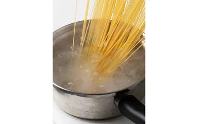 スパゲッティを入れる