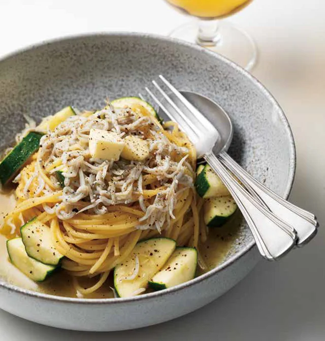 箸が止まらないうまさ！「しらすとズッキーニの和風バター」／10分パスタ（5）