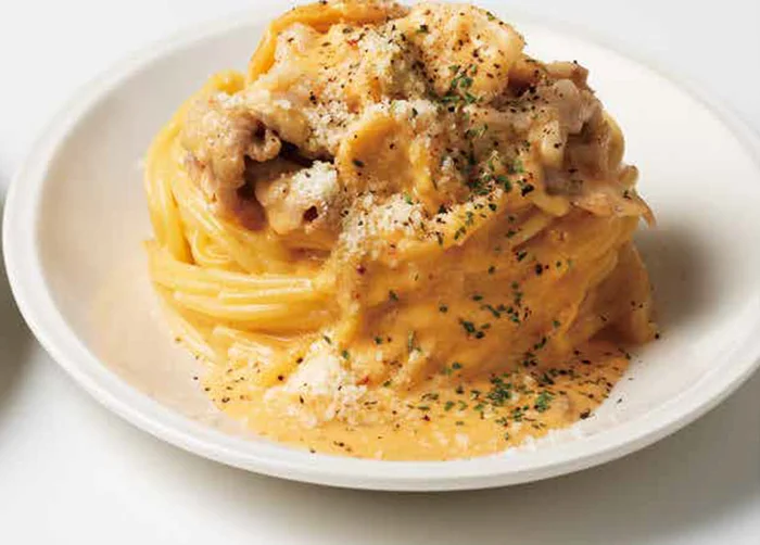 最上級のがっつり味「豚キムチとチーズのカルボナーラ」／10分パスタ（6）