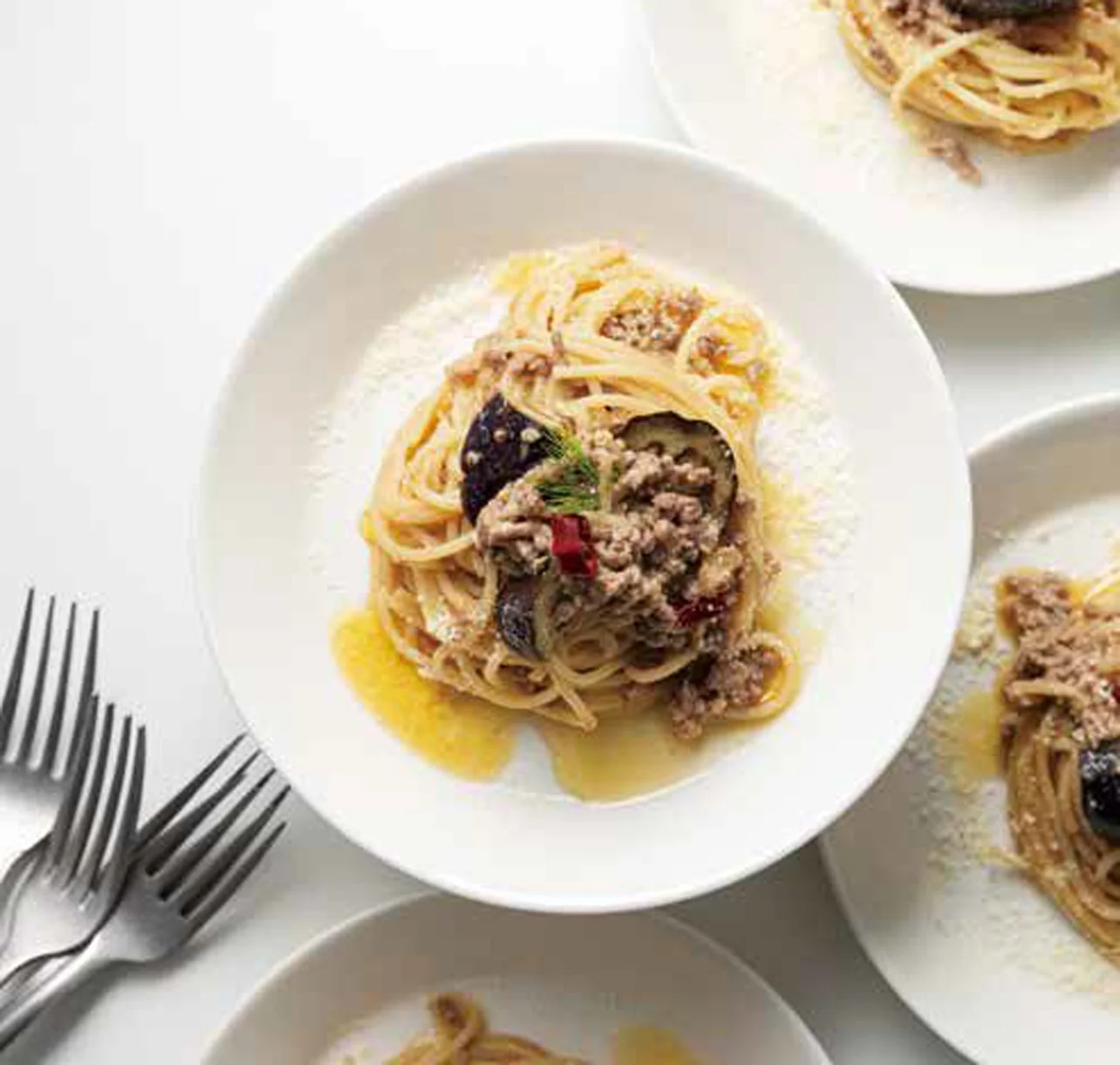 育ちざかりも喜ぶ「なすとひき肉の味噌ぺペロンチーノ」／10分パスタ