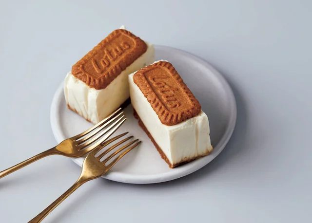 おもてなしにもオススメ。ロータスビスケットがキュートな「ロータスレアチーズケーキ」／お店みたいなスイーツレシピ（4）