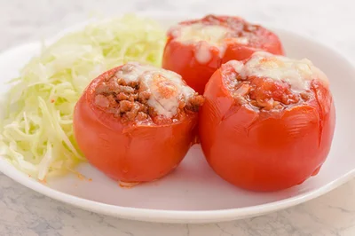 丸ごとトマトのひき肉詰め
