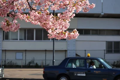 病院の前でひろったタクシーに乗って夫に入院費を払ってもらうために家に向かう（画像はイメージ）