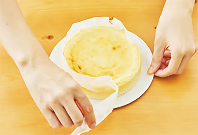 側面の型紙をはがす