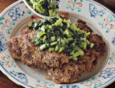 食べごたえ満点で野菜もとれる！ 旬の小松菜と肉・魚で仕上げるメインディッシュ4つ
