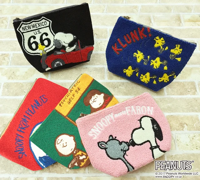 スヌーピーのモコモコ刺繍が可愛いコスメポーチ！ クラッチバッグとしても使えそう