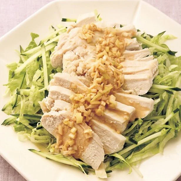 【電子レンジレシピ】週末は火を使わないラクチン調理で決まり！「塩どりのレンジ蒸しねぎごまソース」