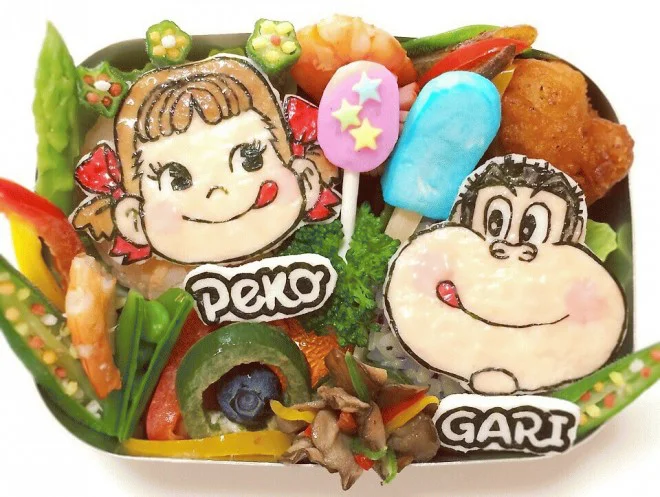 ここまで完璧に海苔をカットする技術が凄い。キャラ弁「大好きなおやつ♡」（投稿者：riyuyuda さん）