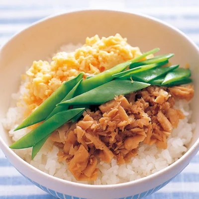 「三色丼」 レタスクラブニュースより