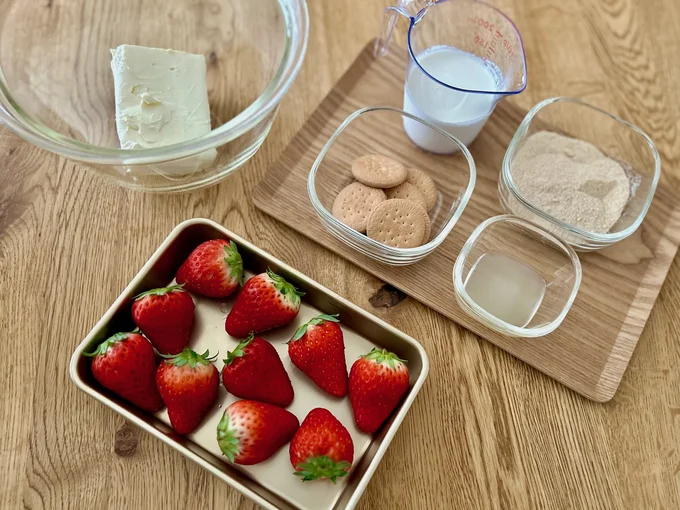 いちごのスコップチーズケーキの食材はこちら！