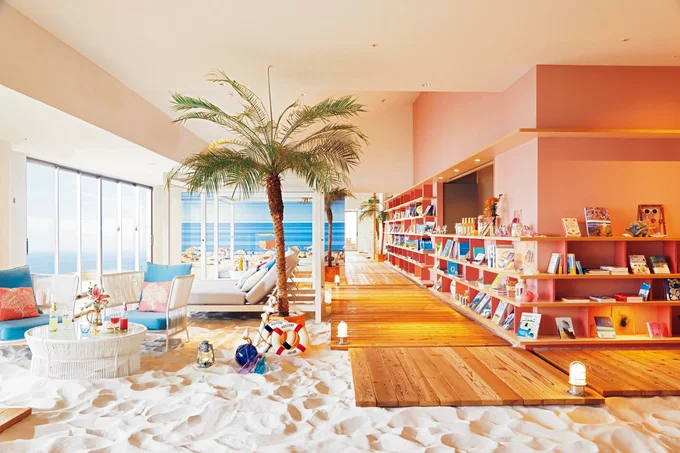 【リゾナーレ熱海】ソラノビーチ Books&Cafe 全景