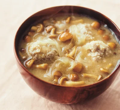 豆腐つくねとなめこのみそ汁