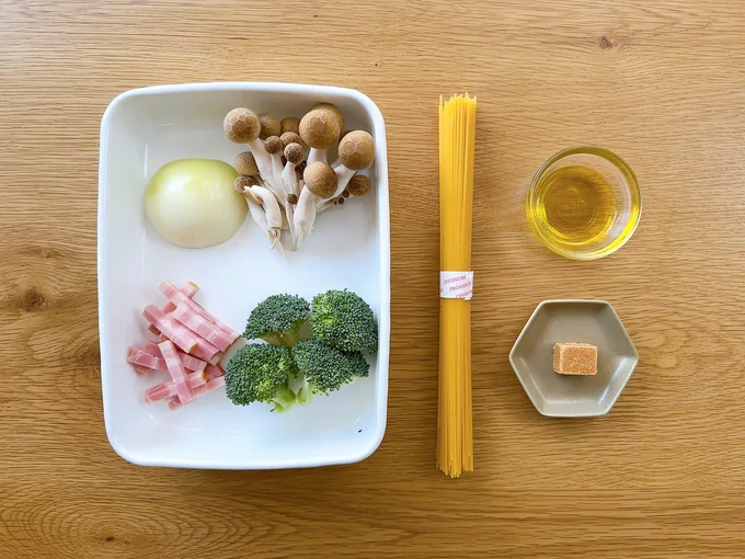 「具だくさんペペロンチーノ」に使う調味料は「パスタキューブ」だけ!