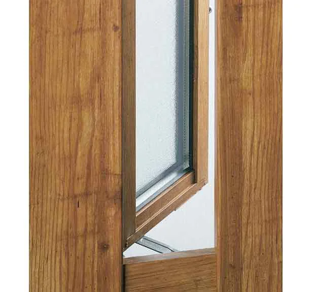 通風機構つきのドアにすると、扉を閉めたまま換気ができるので、においや湿気が籠りにくくなります。