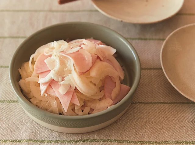 生でもレンチンでも。すぐできておいしい新玉ねぎのサブおかず4つ