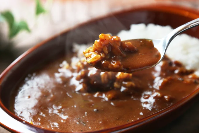 玉ねぎを煮ることでカレーの甘みがアップ