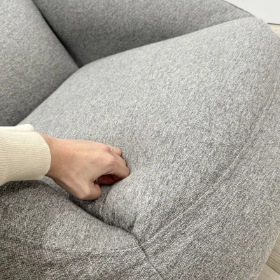 座面にはボリュームたっぷりのクッションも入っている