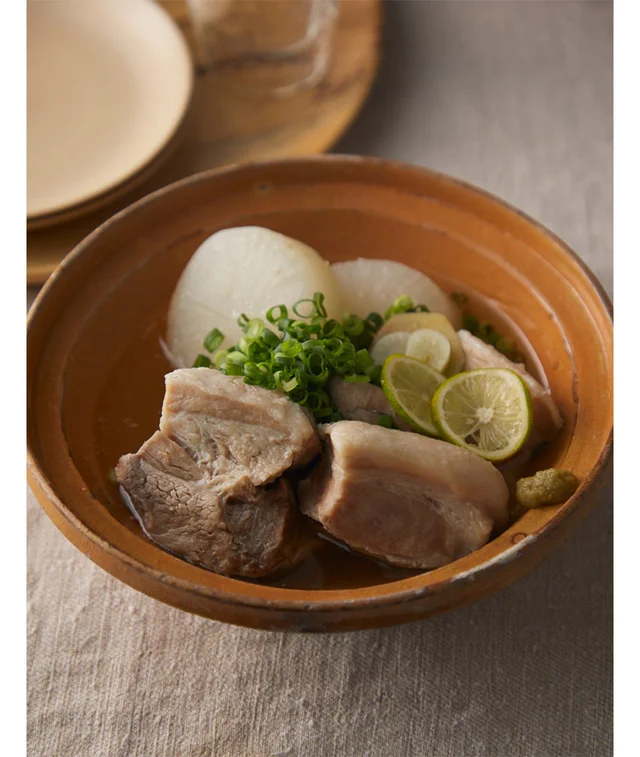 待ってよかった！ 時間がかかっても食べたい、とろふわ豚肉と厚切り大根がたまらん「塩角煮」