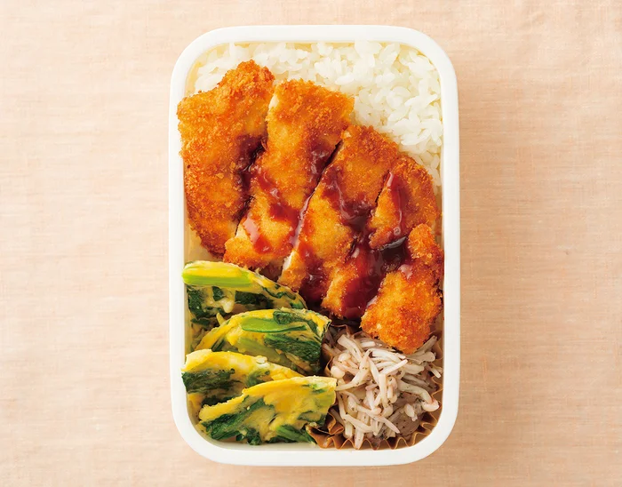 【10分で作る節約弁当】中濃ソースで満足感あり！鶏肉を薄く伸ばして時短になる「チキンカツ弁当」 ／1週間1000円 10分弁当（2）