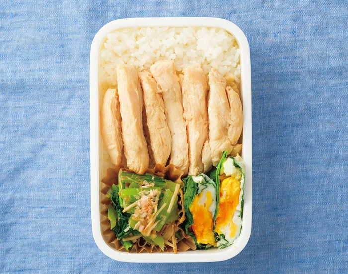 【10分で作る節約弁当】レンジとトースターだけでできる簡単調理が魅力の「レンジで蒸し鶏弁当」／1週間1000円 10分弁当（3）