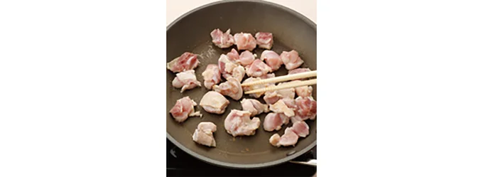 色が変わったら、ひっくり返して両面を焼きます