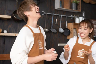 小山さんが１つの餃子を包むのにかかった時間は５分！