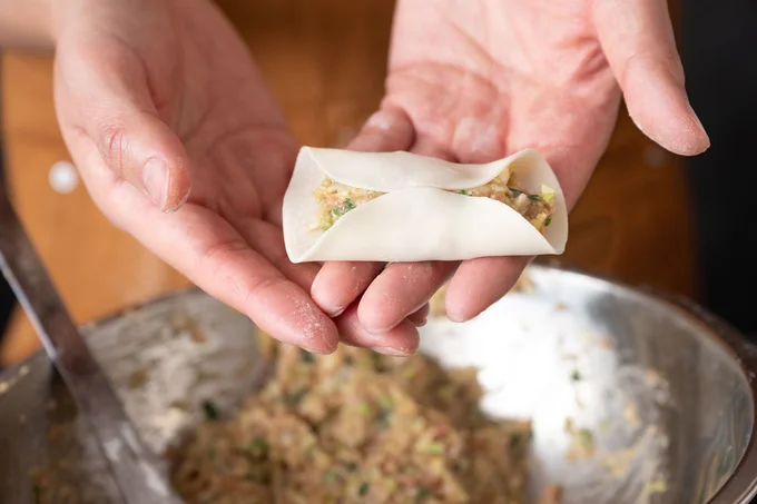 テクニックがなくても作れる餃子なら小山さんも楽勝！