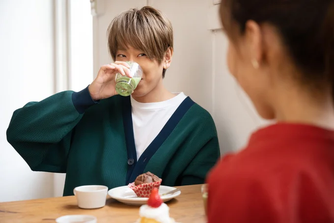 はちみつを足してもらい、小山さんご満悦！目で満足度が分かります次の写真は▷2人でごにょごにょの姉弟ショット