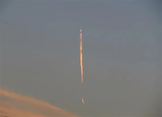 空を昇っているように見える