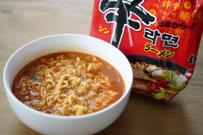 本場韓国の辛さで人気の「辛ラーメン」