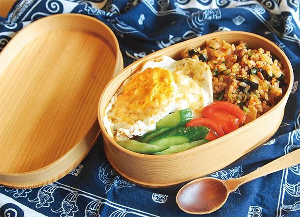居酒屋さんで出会った味を学習！ 「キムチチャーハンと目玉焼き弁当」【大人気ブロガーの「東京弁当生活帖。」】（7）
