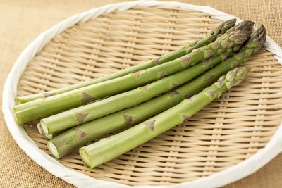 山形県産のアスパラは、サイズが大きくて食べごたえがあると好評