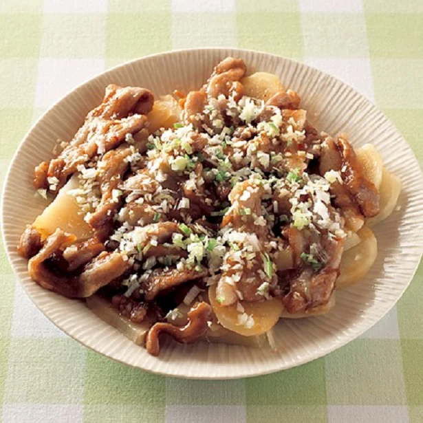 しっかり味の豚肉とじゃがいもを一緒に