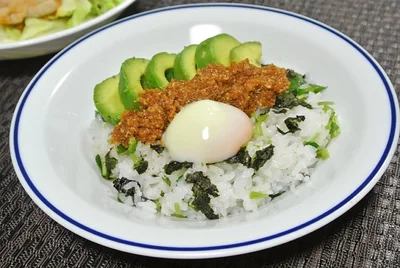 【写真を見る】「無点火アボカ丼」