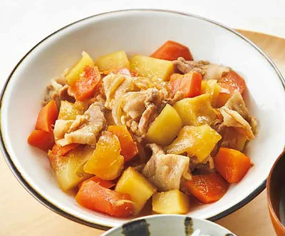 レンジの力で驚きのおいしさ！ 油なしでOK「ラクチン肉じゃが」
