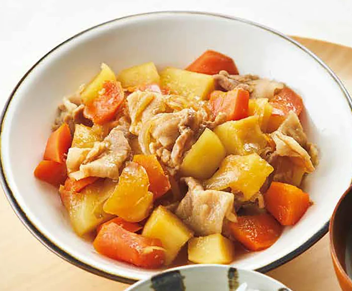 レンジの力で驚きのおいしさ！ 油なしでOK「ラクチン肉じゃが」