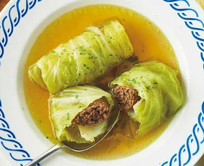 カレー風味でご飯が進む！ 子どもにも人気の「レンジでロールキャベツ」